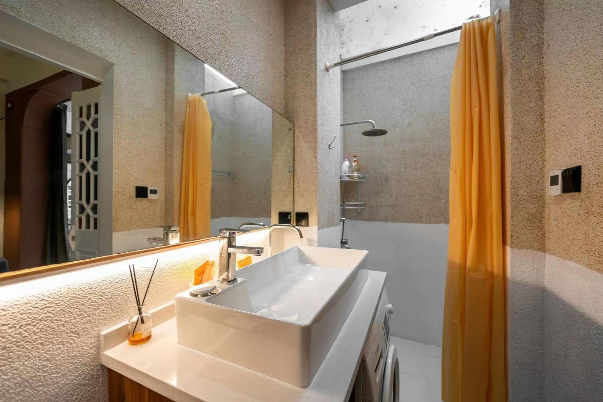 上海小胖纸民宿-武康大楼3店-老吉士 Apartment *