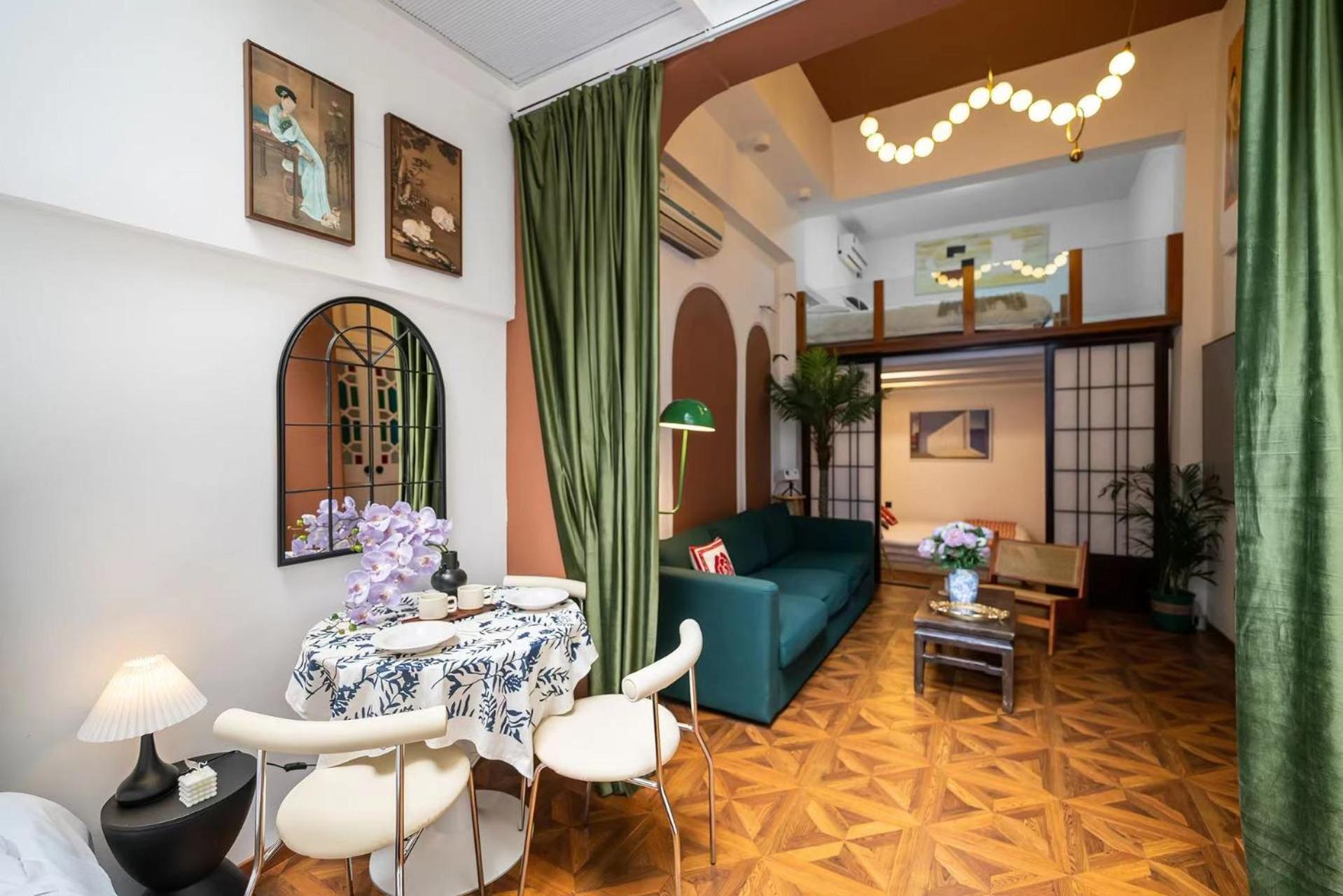 Apartment 上海小胖纸民宿-武康大楼3店-老吉士 *